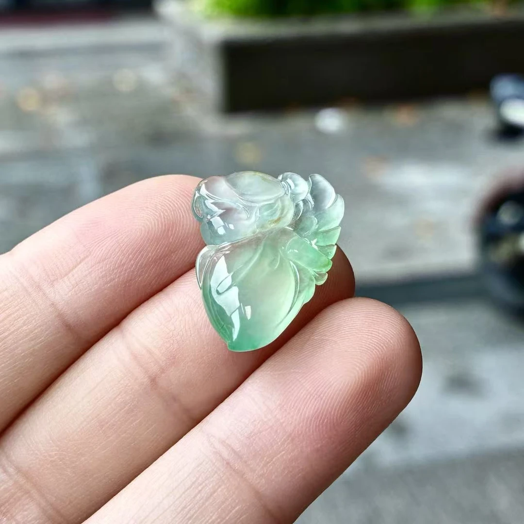 天然a货缅甸翡翠尺寸23.3/16.4/4.4高冰甜绿仙子吊坠,甜绿细腻