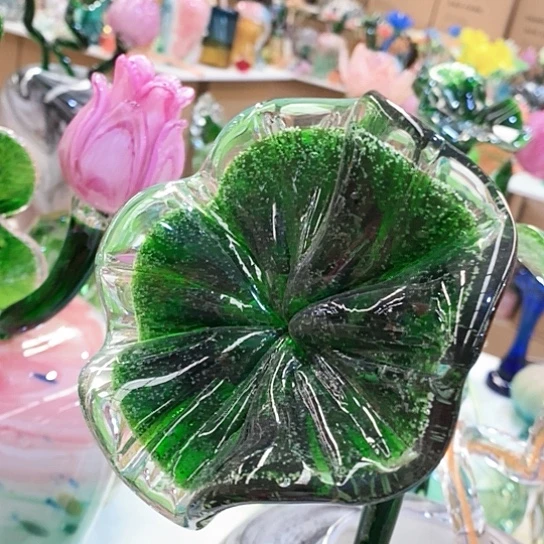 琉璃花瓶高45厘米宽9厘米