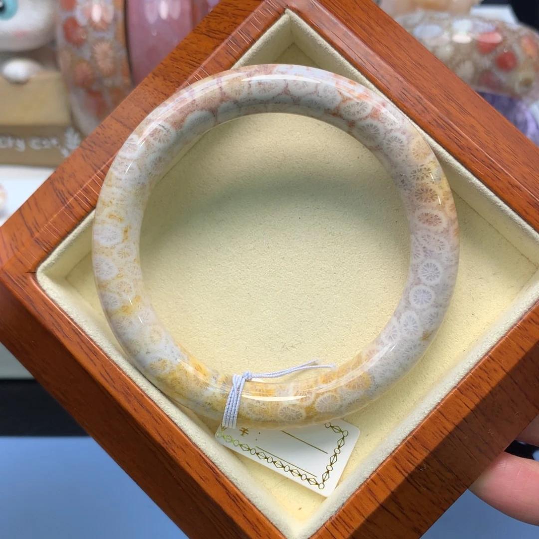 硅化珊瑚（珊瑚玉）手镯未镶嵌56.7口