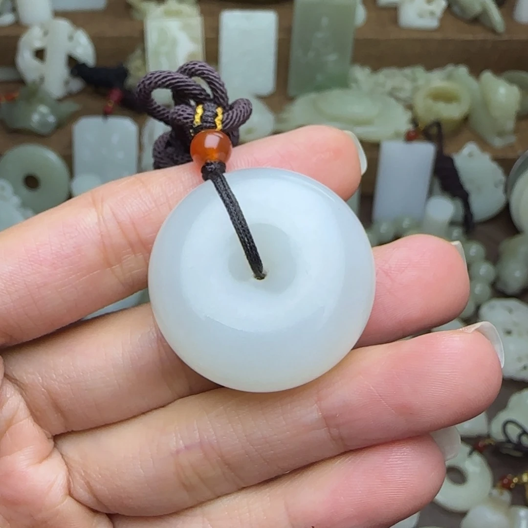 和田玉挂件未镶嵌平安扣