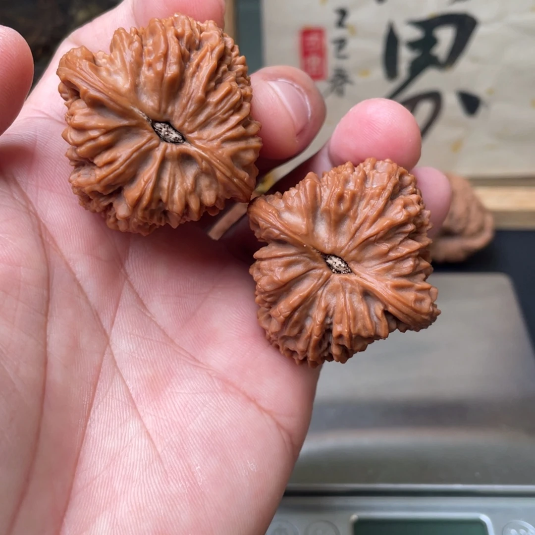 王***啸吊坠文玩核桃南疆石