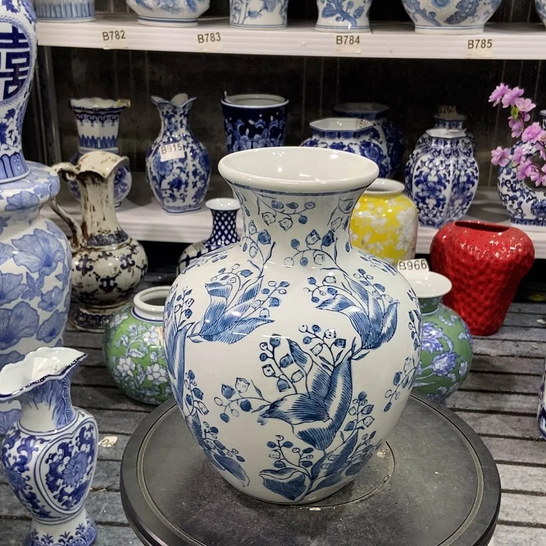 摆件花瓶手绘釉下彩