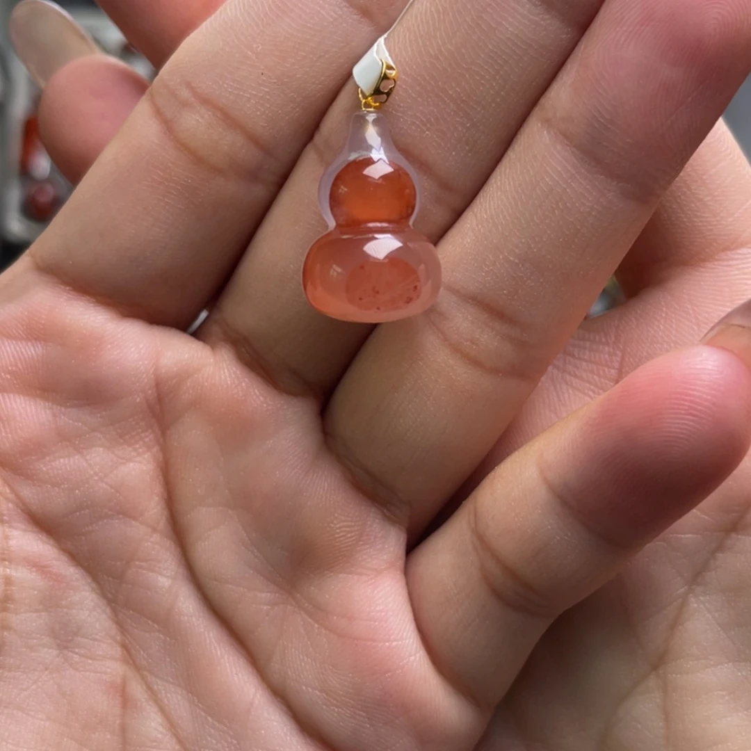 【闪购商品】18K金镶嵌葫芦南红玛瑙