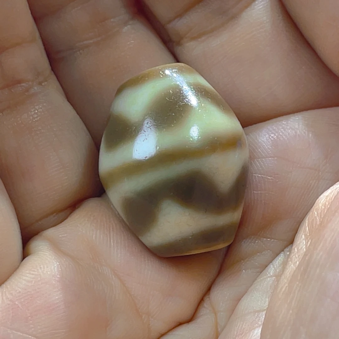 大***群未镶嵌颈饰玛瑙/玉髓