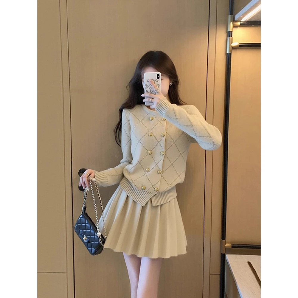 小香风卡其色针织套装女2025新款冬季穿搭一整套上衣半身裙两件套