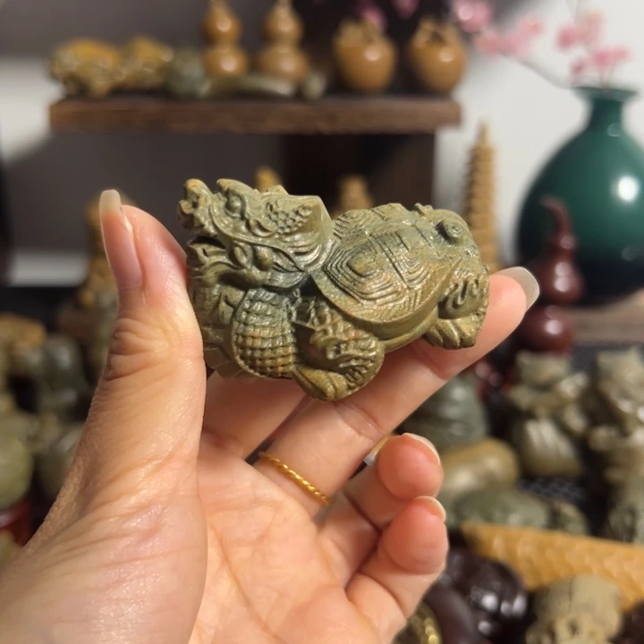 把件小叶紫檀龙龟