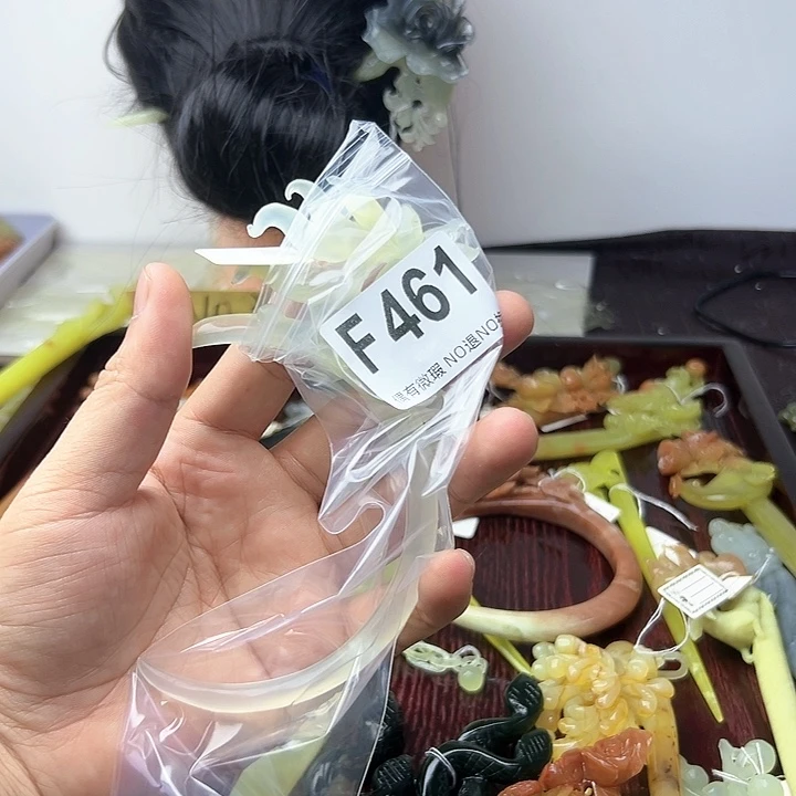 蛇纹石玉发饰合金兰