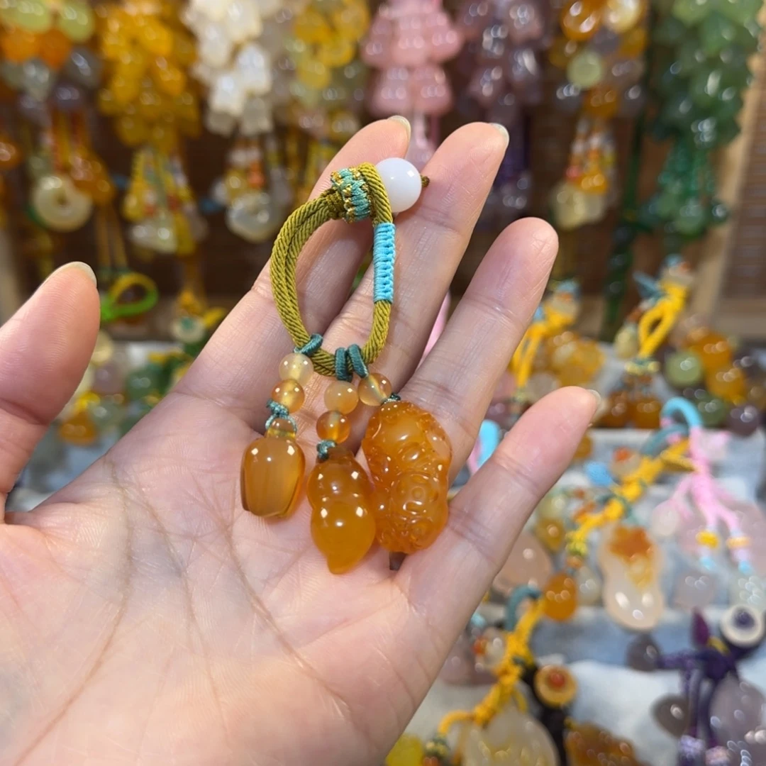 彳***行玛瑙/玉髓未镶嵌福利款挂件通货料子不挑新疆西藏不包邮