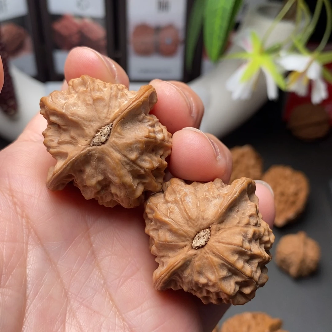 文玩核桃把件财***猫瓷娃娃38