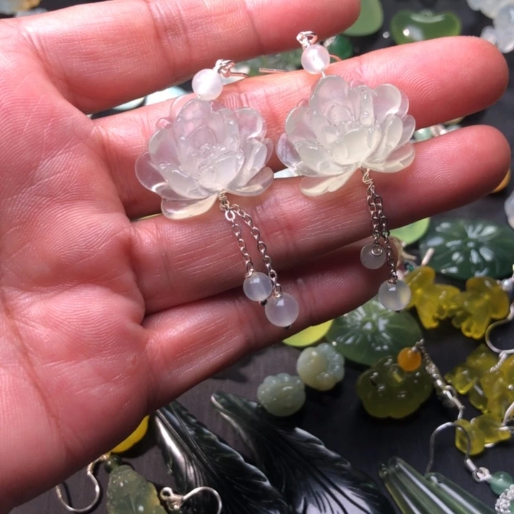 蛇纹石玉未镶嵌耳坠