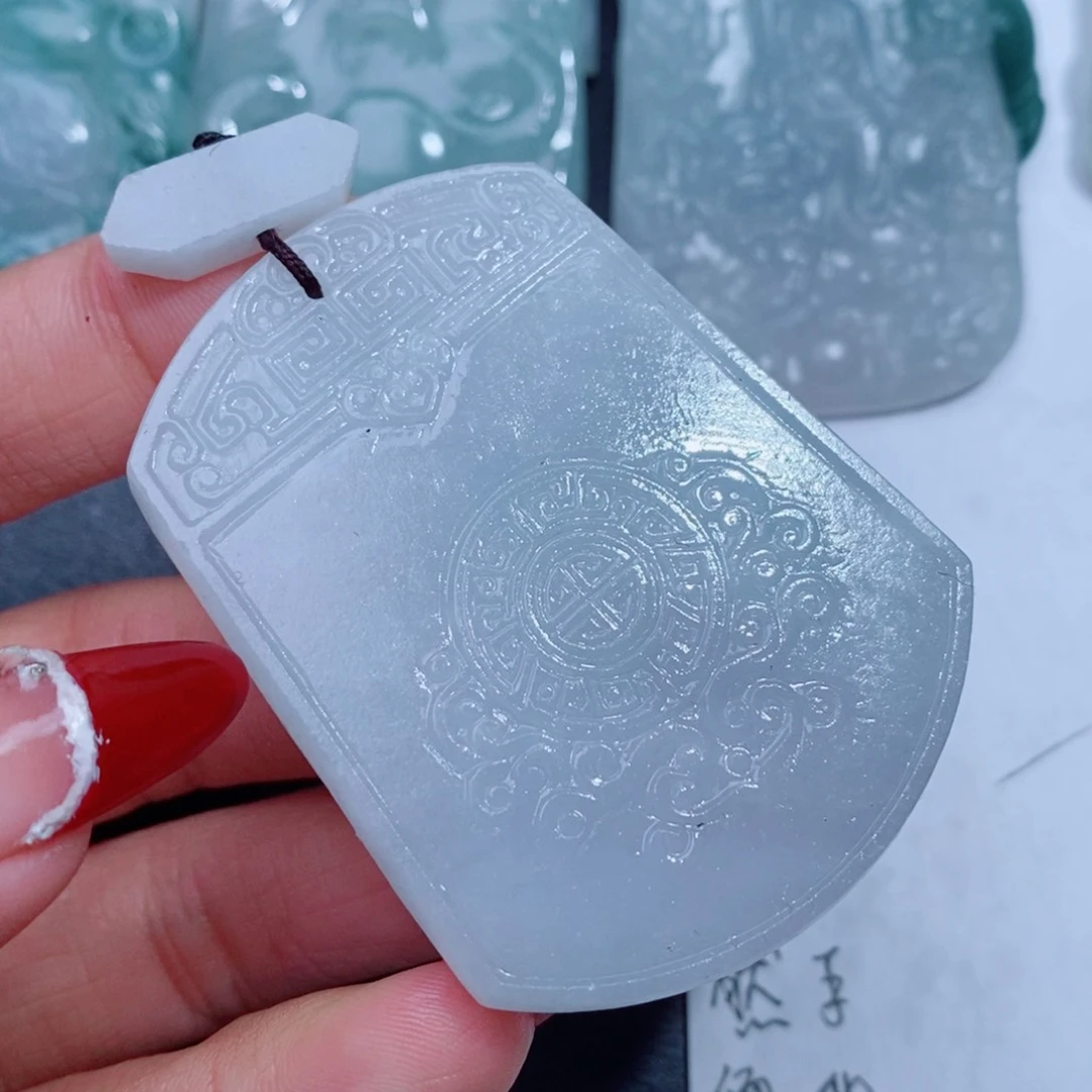 定制翡翠吊坠未镶嵌