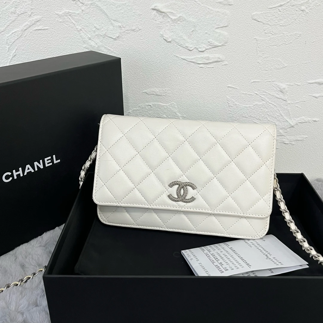 99新 Chanel/香奈儿 /woc羊皮银扣白色23年芯片款Y