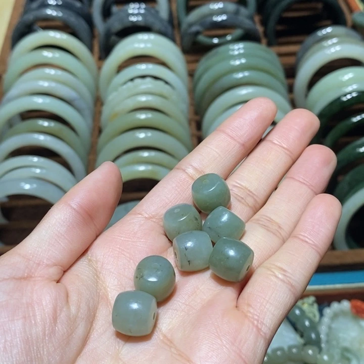 和田玉手链未镶嵌小**情