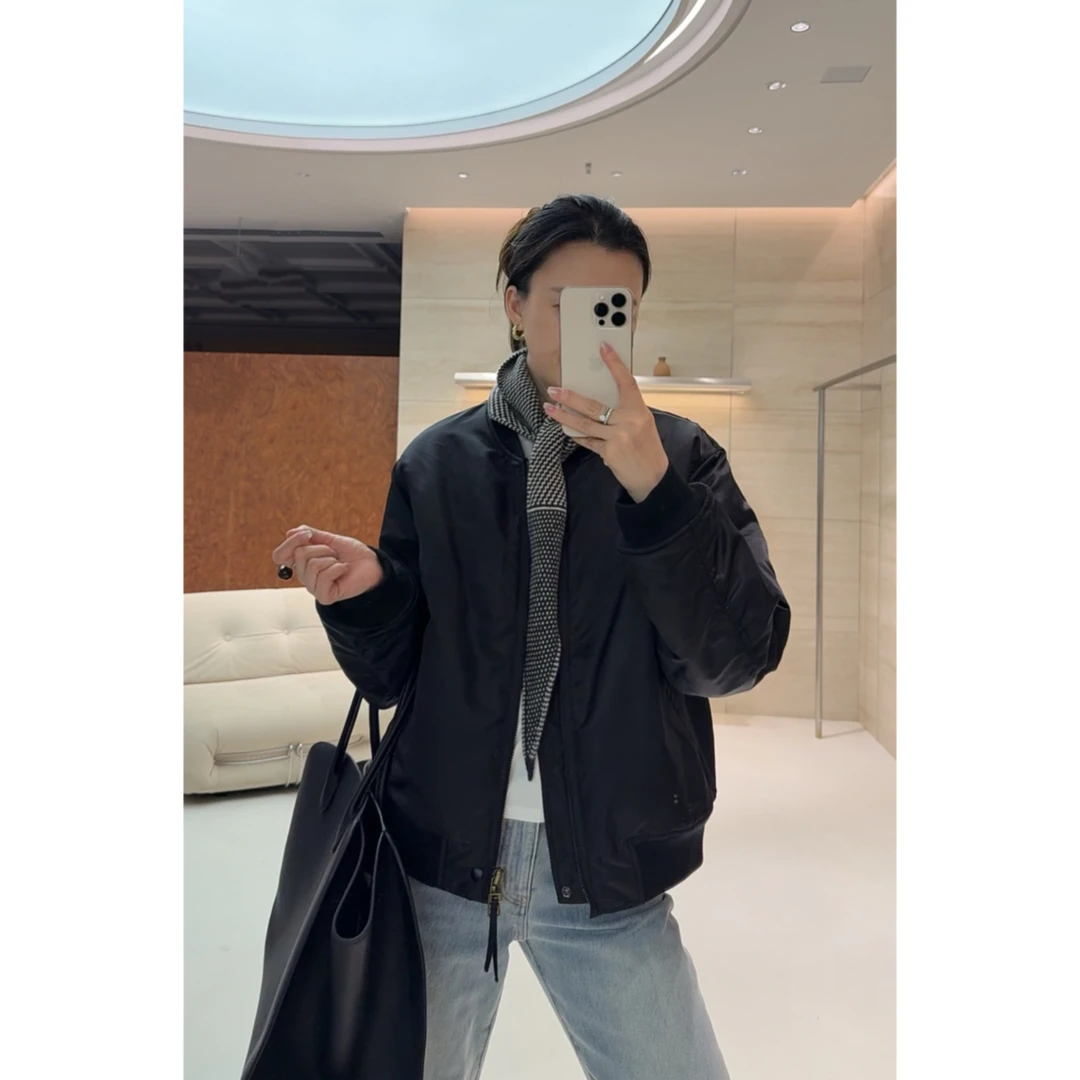 瑞瑞ANNYRUI |  时尚极简美式复古运动感棒球领厚款棉服