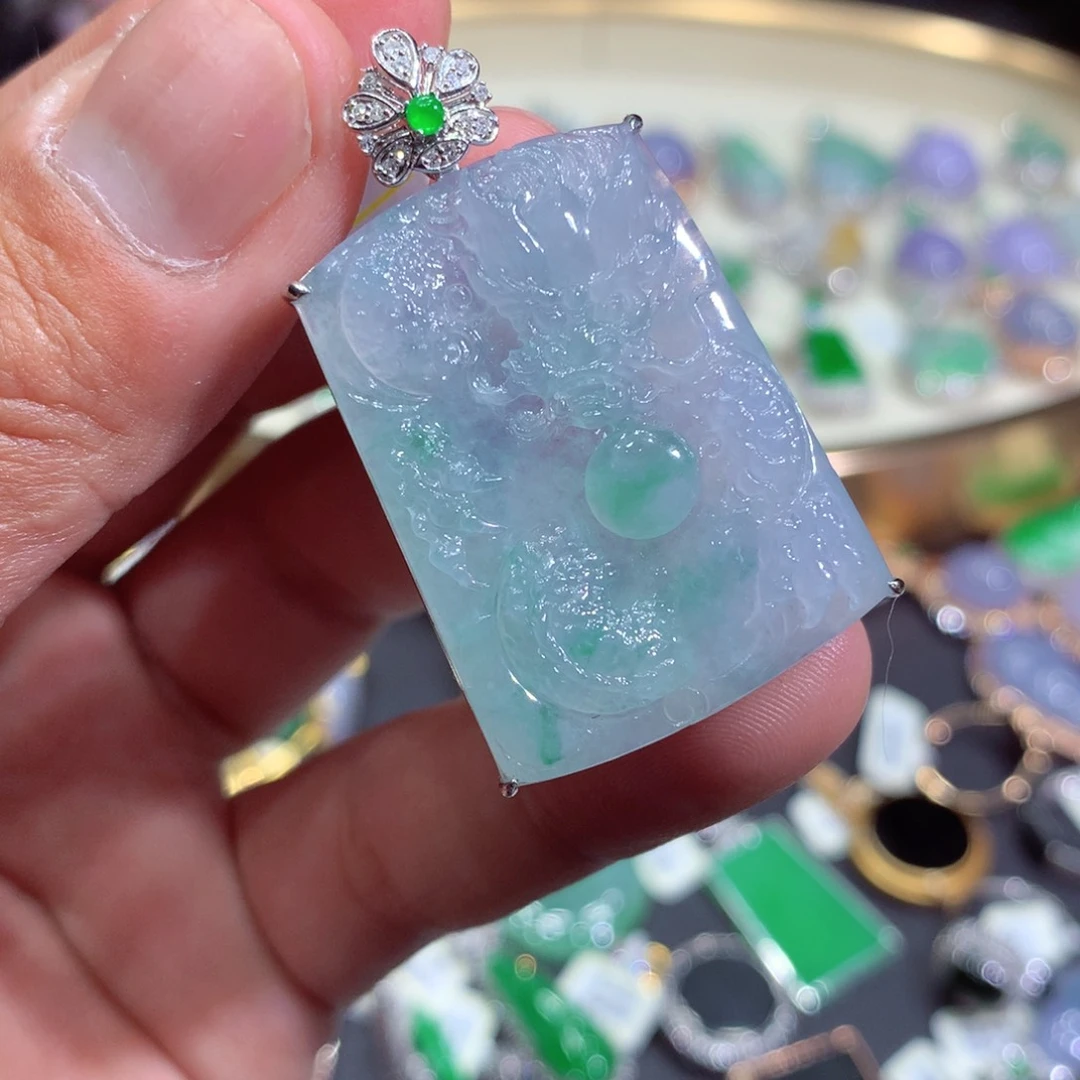 翡翠吊坠(赠链)18K金镶嵌