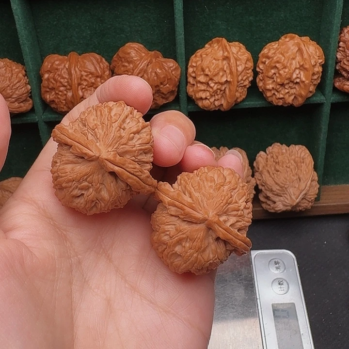 文玩核桃把件全品36尺三角白