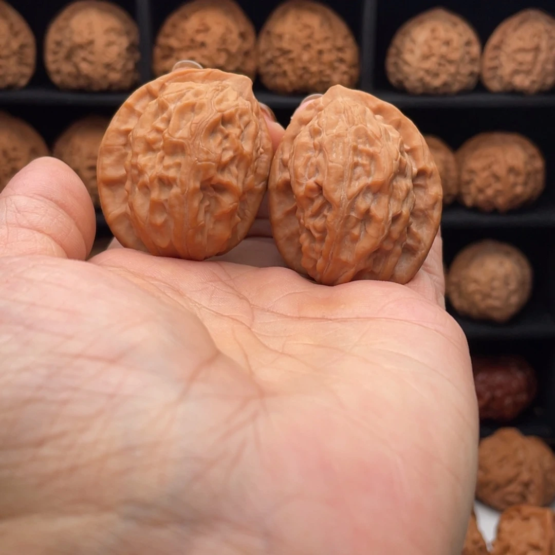 桃核把件大红袍同胞