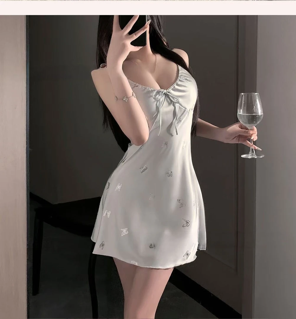 翩翩起舞 甜妹少女吊带连衣裙套装冰丝纯欲款慵懒风