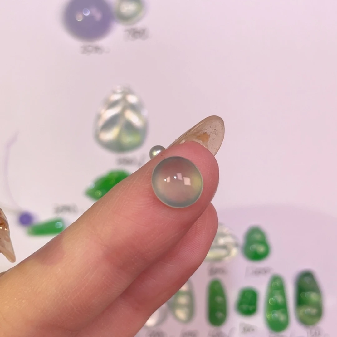 翡翠未镶嵌颈饰裸石