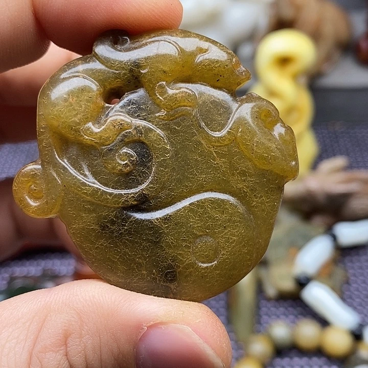 未镶嵌蛇纹石玉颈饰