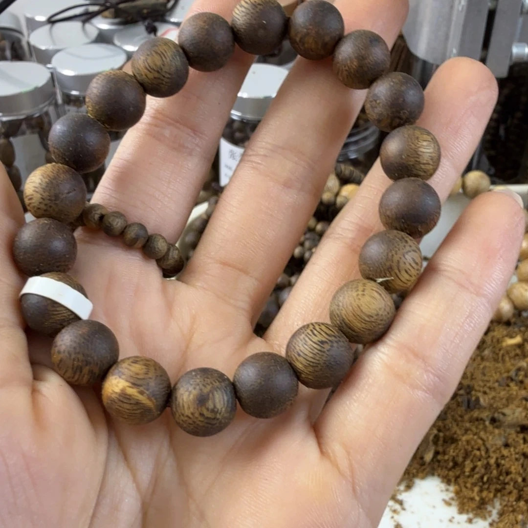 沉香沉香碎屑平**?奇楠沉香乌身卡1.0单圈10克