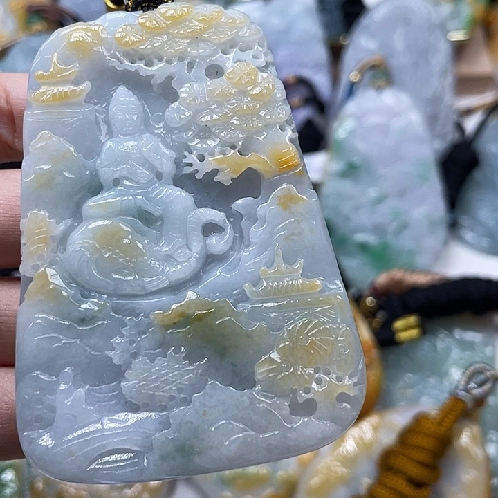 百***生颈饰未镶嵌翡翠天然