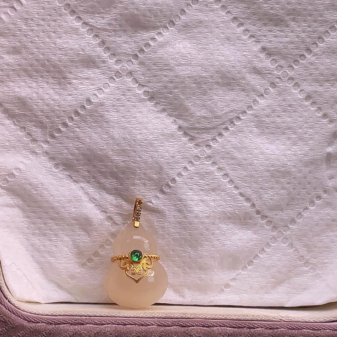 和田玉18K金镶嵌吊坠(不含链)