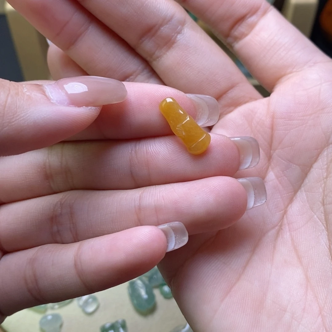 悠***嘻翡翠未镶嵌颈饰14902