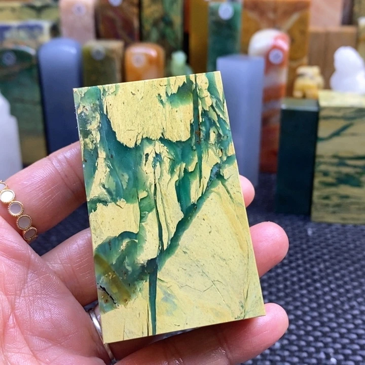 青田石遨**刻青田石印章石