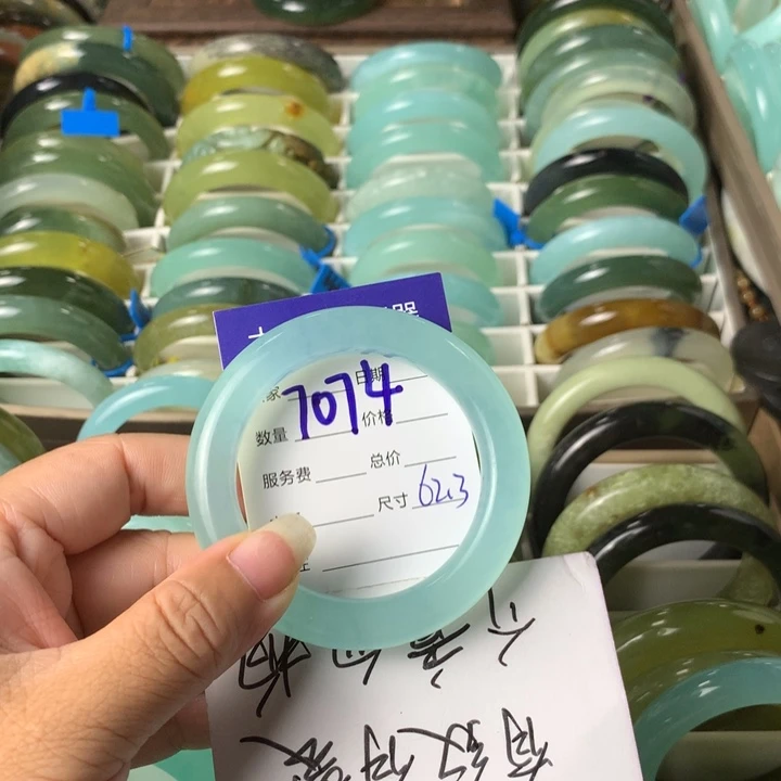 未镶嵌蛇纹石玉手镯总**阳7074