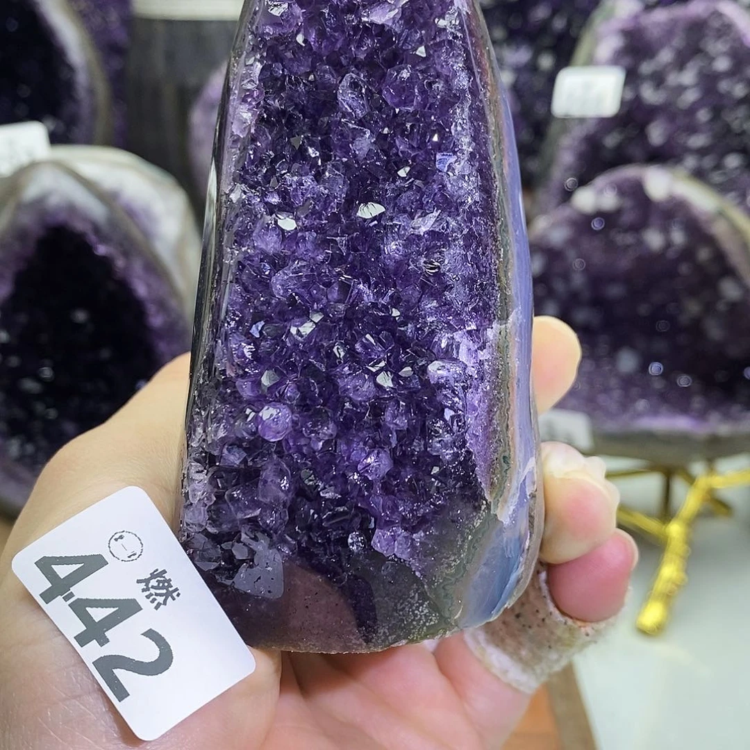 紫晶未镶嵌大型摆件（非配饰）