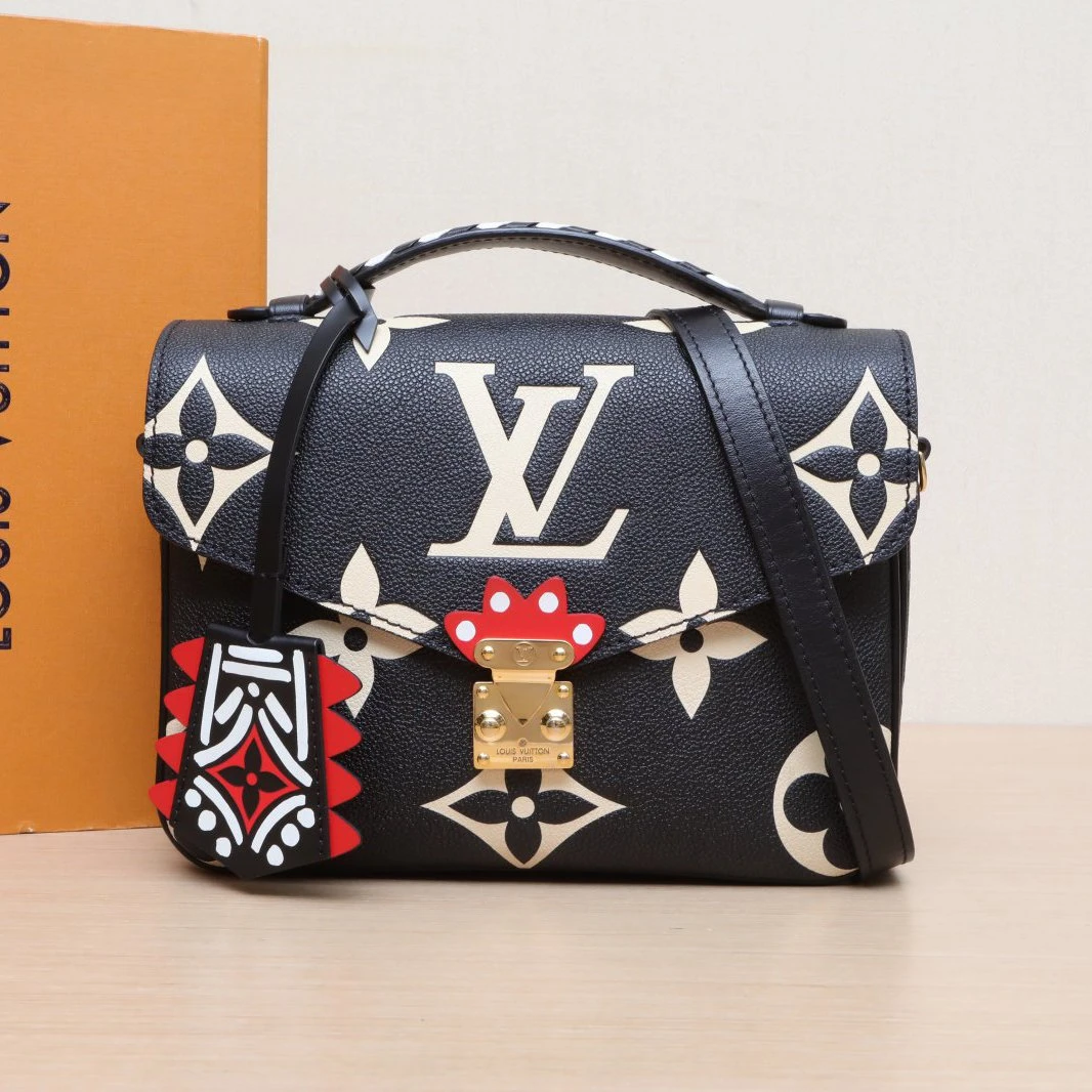 99新 LouisVuitton/路易威登 【双双】邮差包 2020 大Logo印花