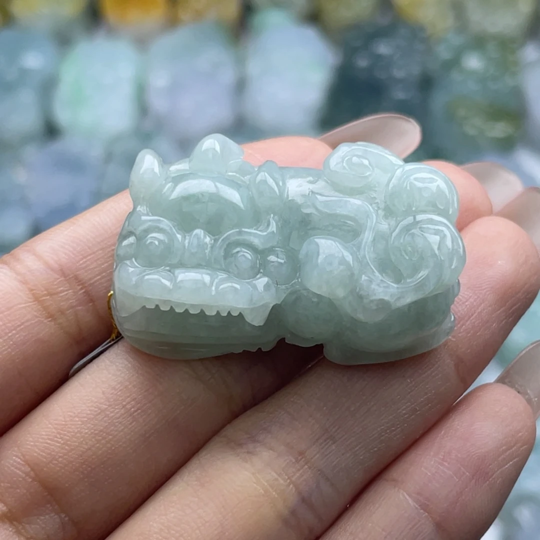 立****颈饰未镶嵌翡翠貔貅