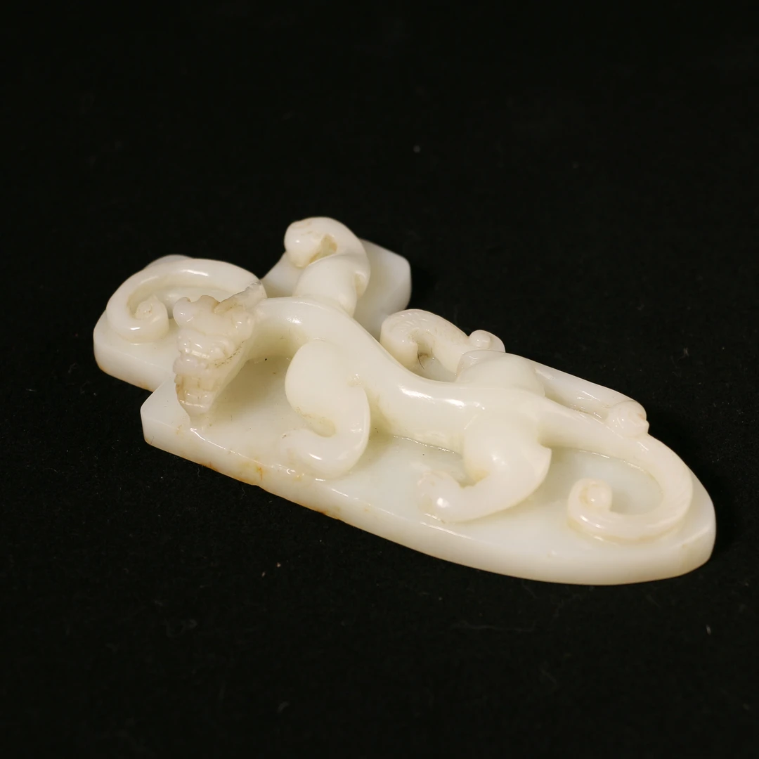 6N3 明 和田玉兽面螭龙纹玉戈