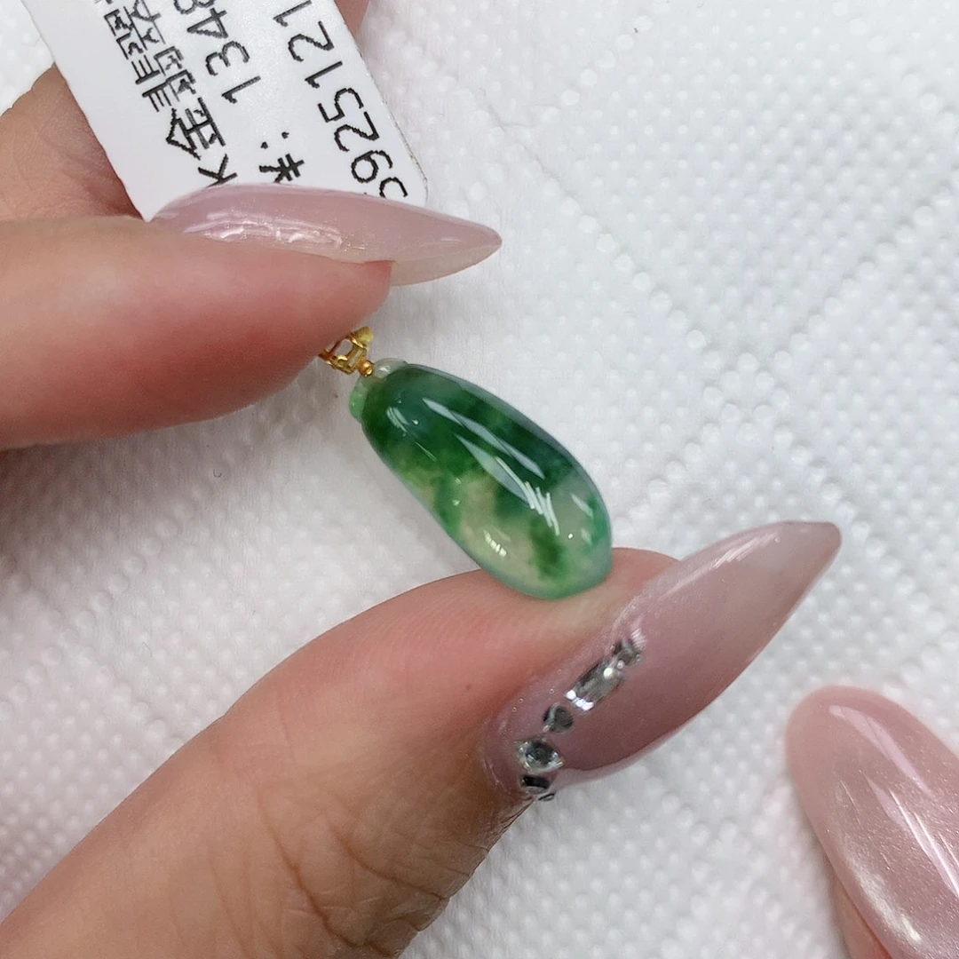 颈饰18K金镶嵌翡翠