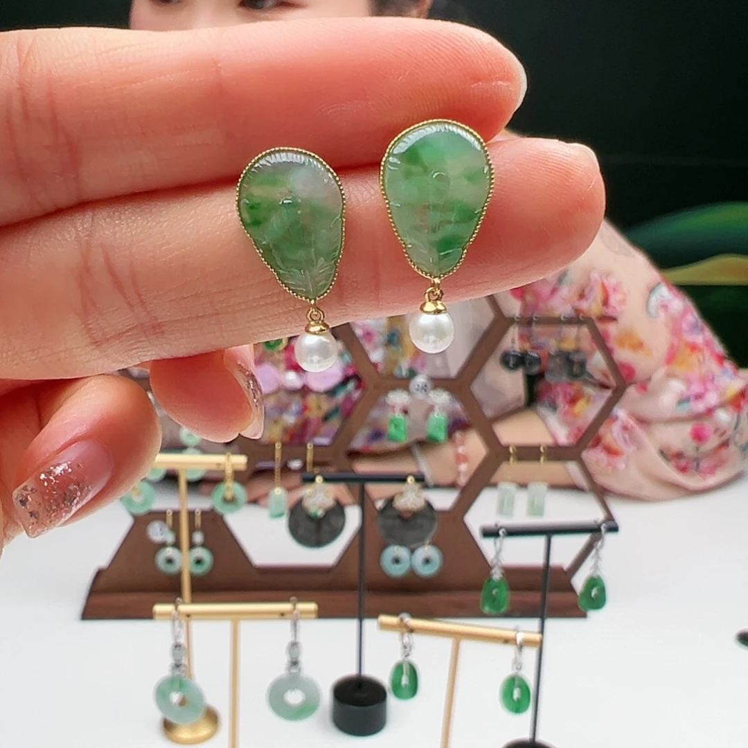 翡翠耳饰18K金镶嵌天然翡翠耳饰18k金镶嵌