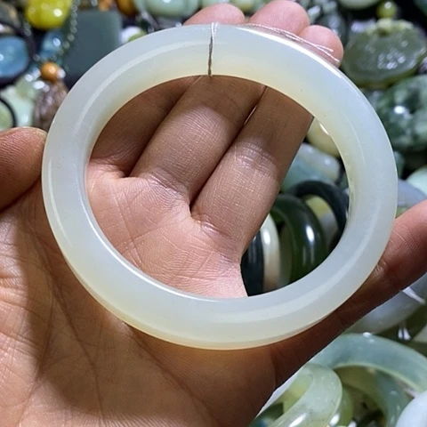 岫玉手镯未镶嵌60口径