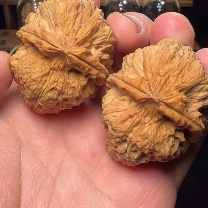 文玩核桃把件火麒麟47mm