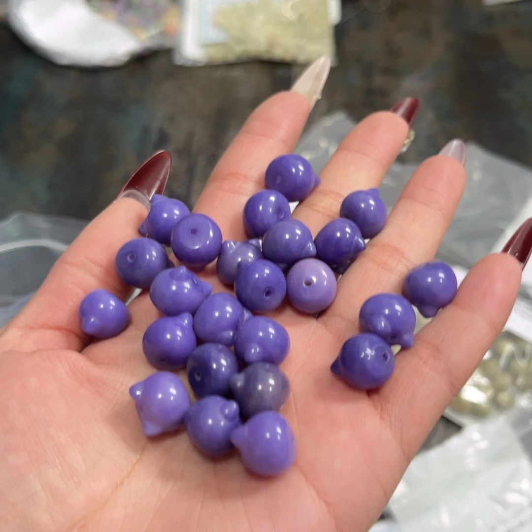 白玉菩提吊坠c13mm22颗。紫玉干磨猫头