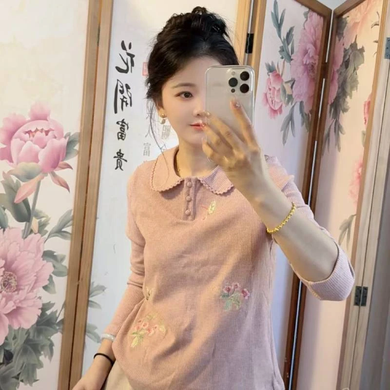 2676 国风中式娃娃领刺绣打底衫女2025秋冬新款时尚百搭女士上衣