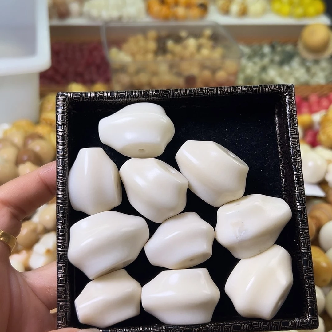 菩提根/象牙果手串微瑕白沙鱼背三条3颗