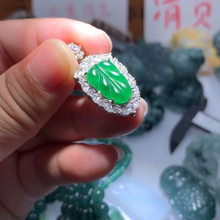 翡翠颈饰未镶嵌保真天然A货翡翠