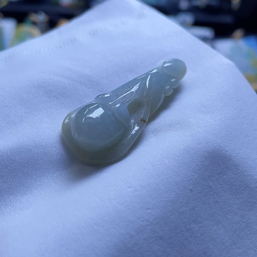 颈饰未镶嵌翡翠一个