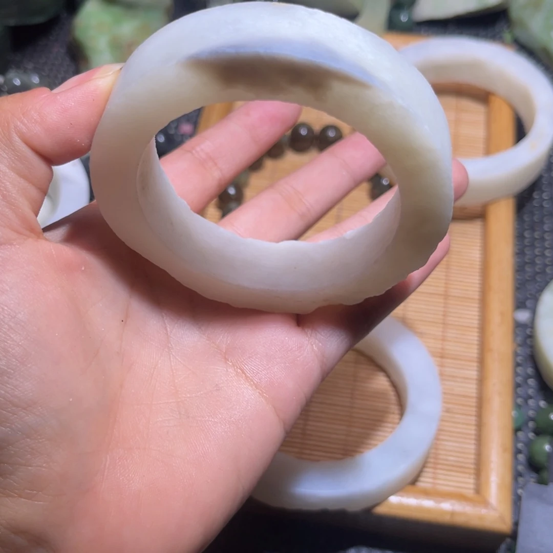 未镶嵌和田玉挂件鹰*刃