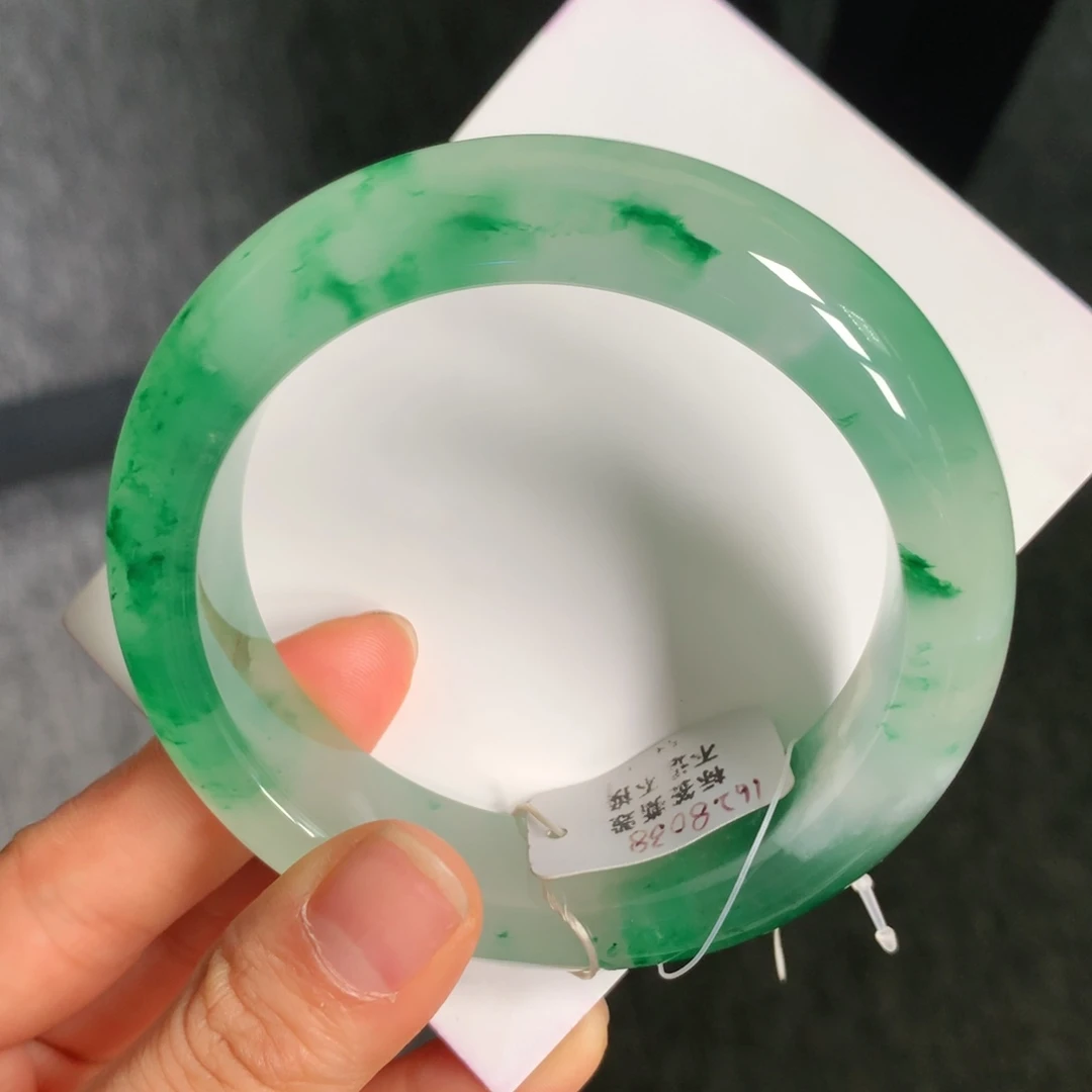 石英质玉（非洲翠）未镶嵌手镯