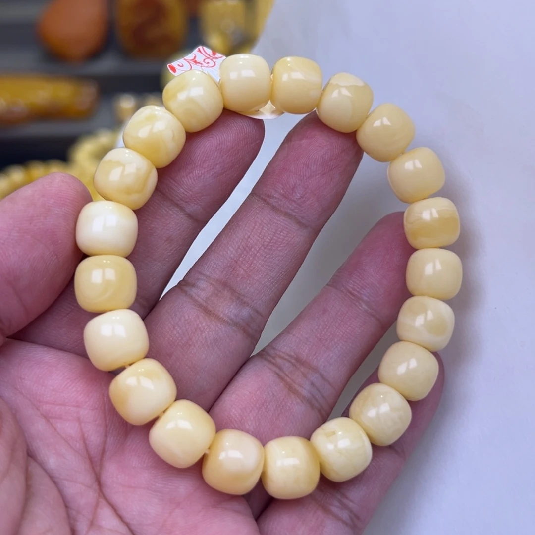 蜜蜡未镶嵌珠宝奇石11加16.8克