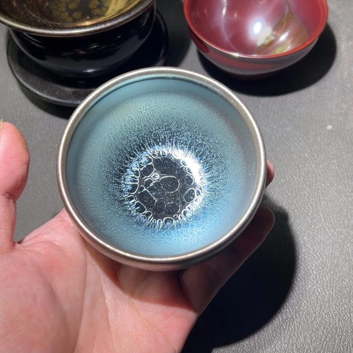 茶盏我们是有共同话题有