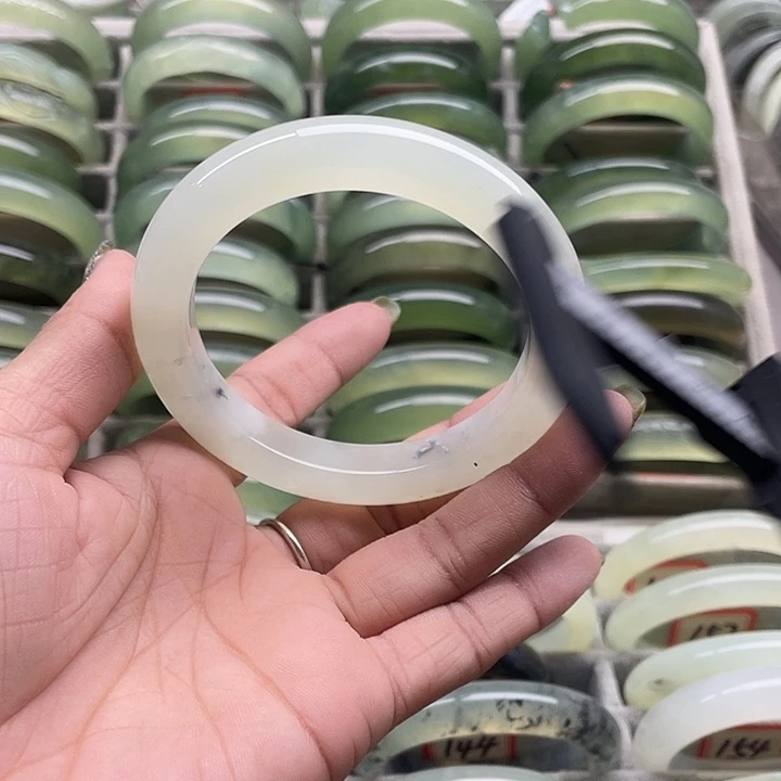 蛇纹石玉未镶嵌手镯141