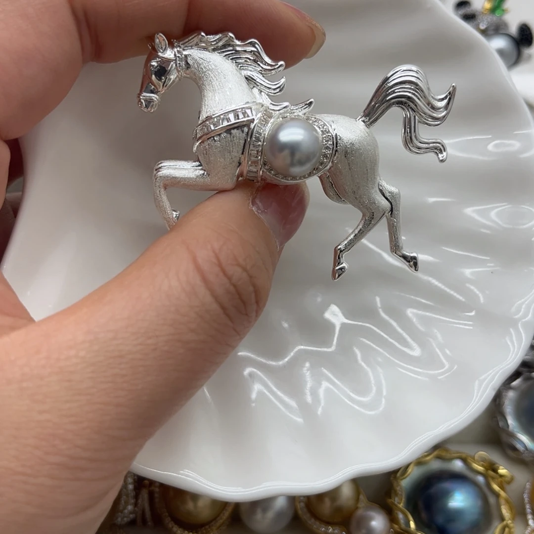 海水珍珠胸饰合金