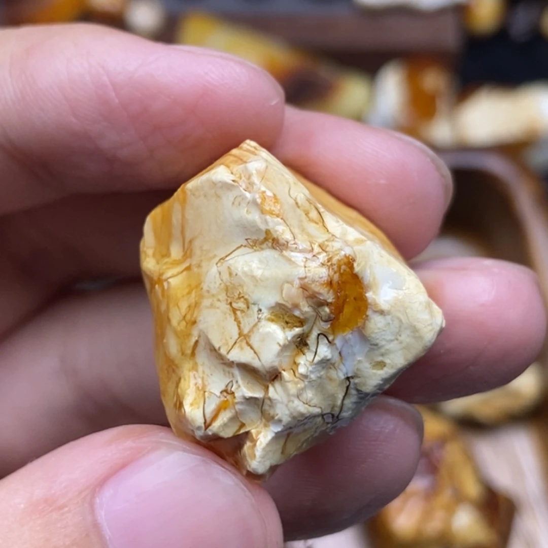 囚***奇定制琥珀未镶嵌定制琥珀